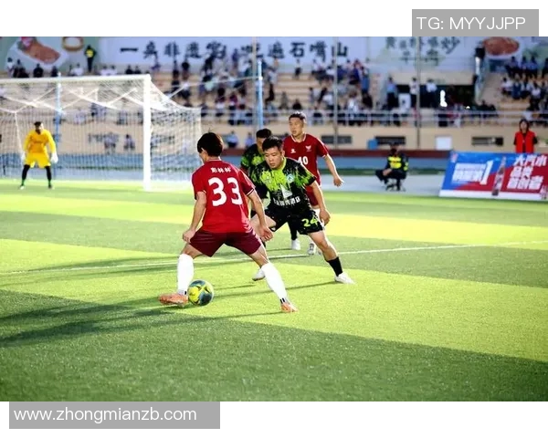 姓庆的足球明星如何在绿茵场上书写传奇人生与辉煌成就